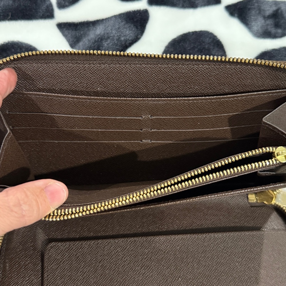 Louis Vuitton Damier Ebene Organizer Zippy Wallet - Picture 12 of 16